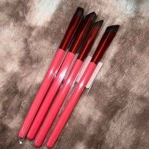 Smooth canvas and concealer/brow brush